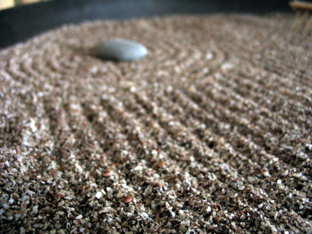 Close-up of the sand patterns.